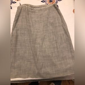 Banana Republic Size 14 lined grey skirt